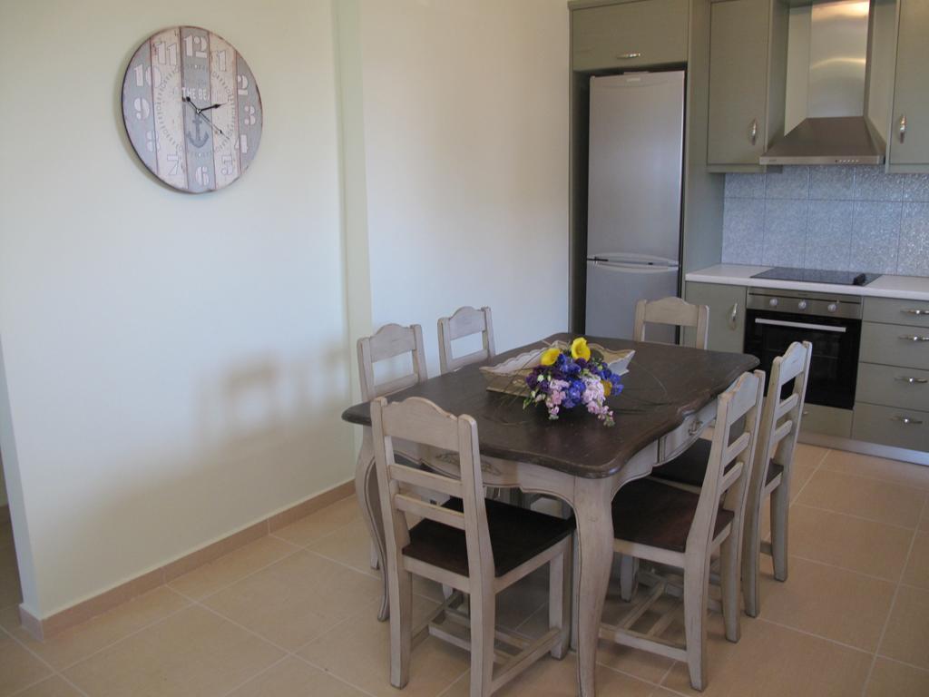 Exanthia Villas Room photo